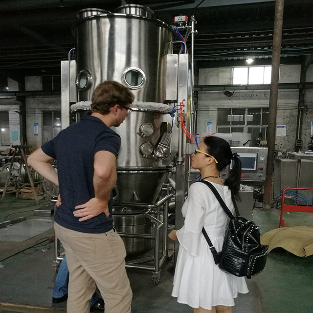 Brazil khách hàng thử nghiệm và kiểm tra siêu trộn & pelletizer ông mua