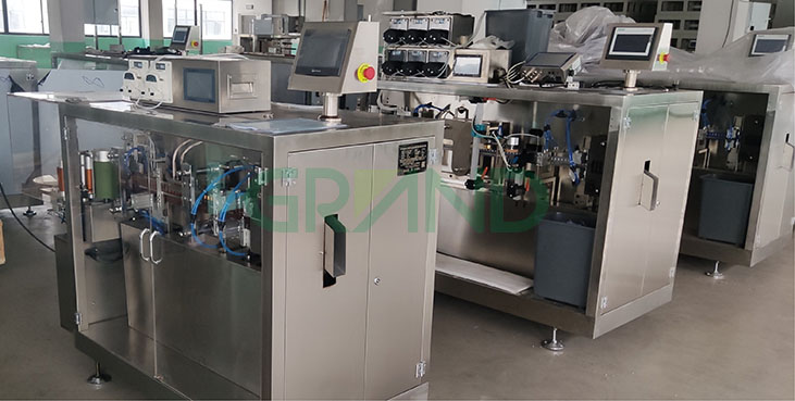 Russia-Mono Liều động vật rơi v&agrave;o m&aacute;y đ&oacute;ng ni&ecirc;m phong