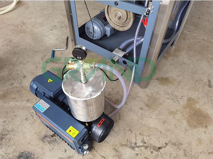 M&aacute;y bơm ch&acirc;n kh&ocirc;ng dầu