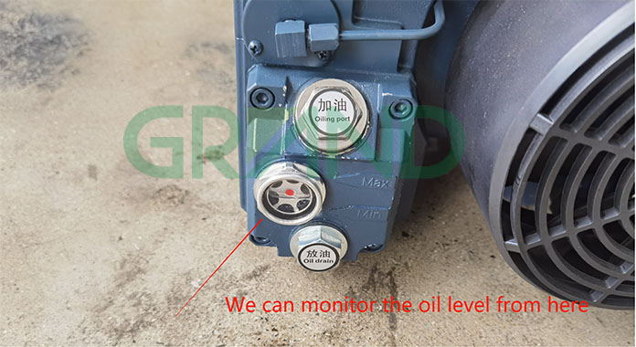 Bơm ch&acirc;n kh&ocirc;ng dầu1